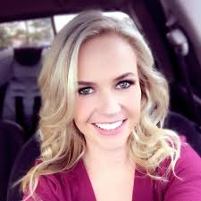 Evelyn D,  United States